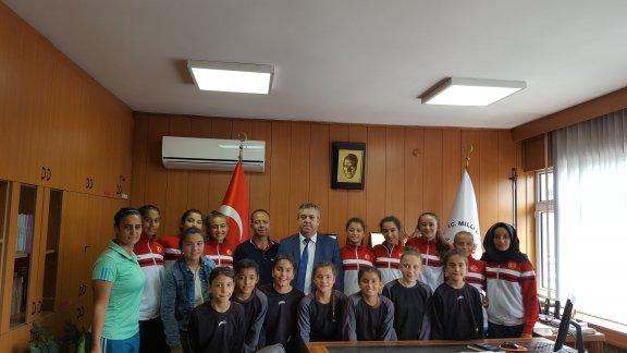 Çayırlı Yüksel Balcı Ortaokulu Yıldız Kız Futsal Takımı Türkiye İkincisi