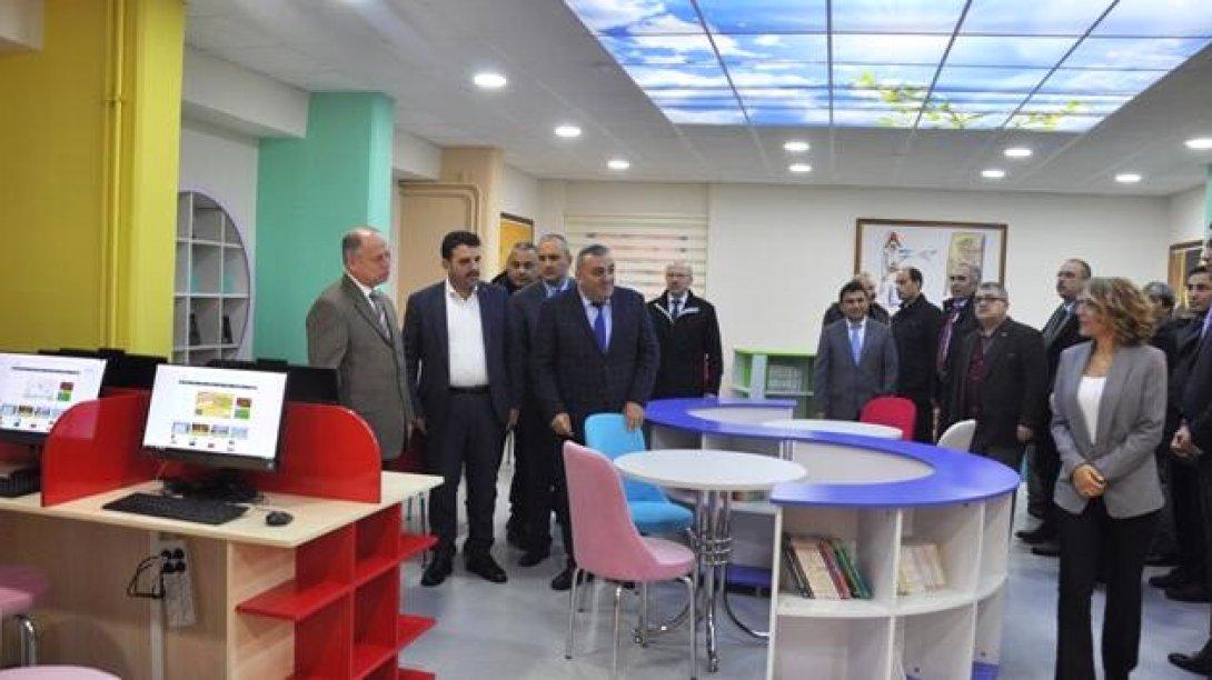 Z Kütüphane Düzenlenen Törenle Hizmete Açıldı.