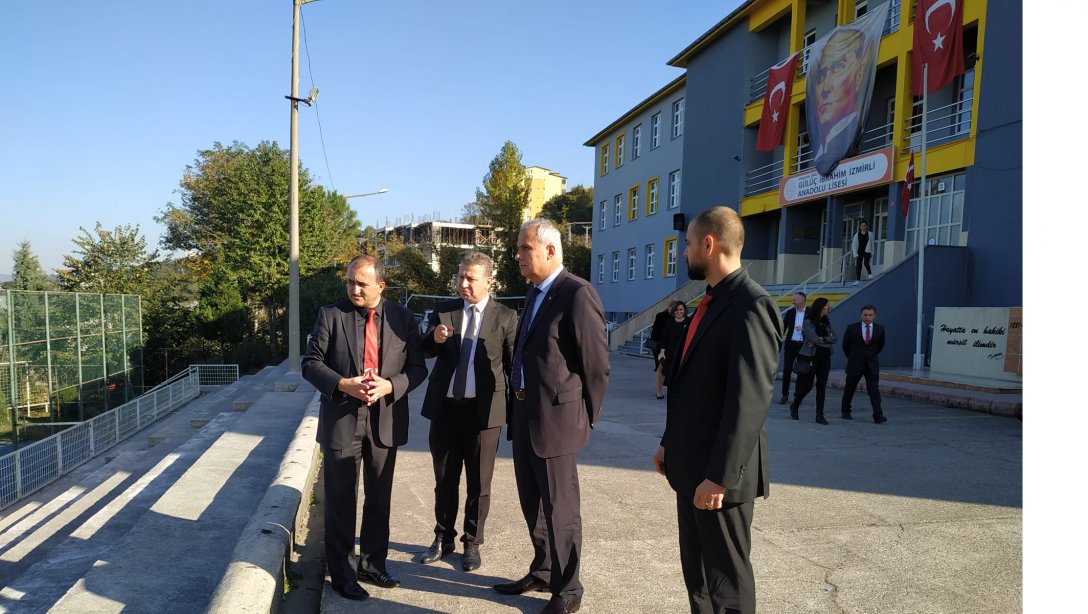 10 Kasım Atatürk'ü Anma Programının icrası vesilesiyle İlçemiz Gülüç İbrahim İzmirli Anadolu Lisesi Müdürlüğü ziyaret edilmiştir.