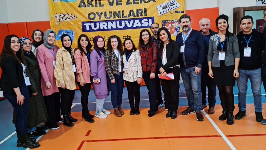 Türkiye Akıl ve Zeka Oyunları Ortaokul İlçe Turnuvası İlçe Gençlik Merkezi Kapalı Spor Salonunda yapıldı.