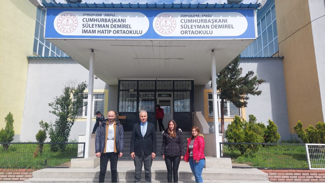 İlçe Milli Eğitim Müdürümüz Harun AKGÜL, Cumhurbaşkanı Süleyman Demirel Ortaokulumuzu ziyaret ederek öğretmenlerimizle biraraya geldi.