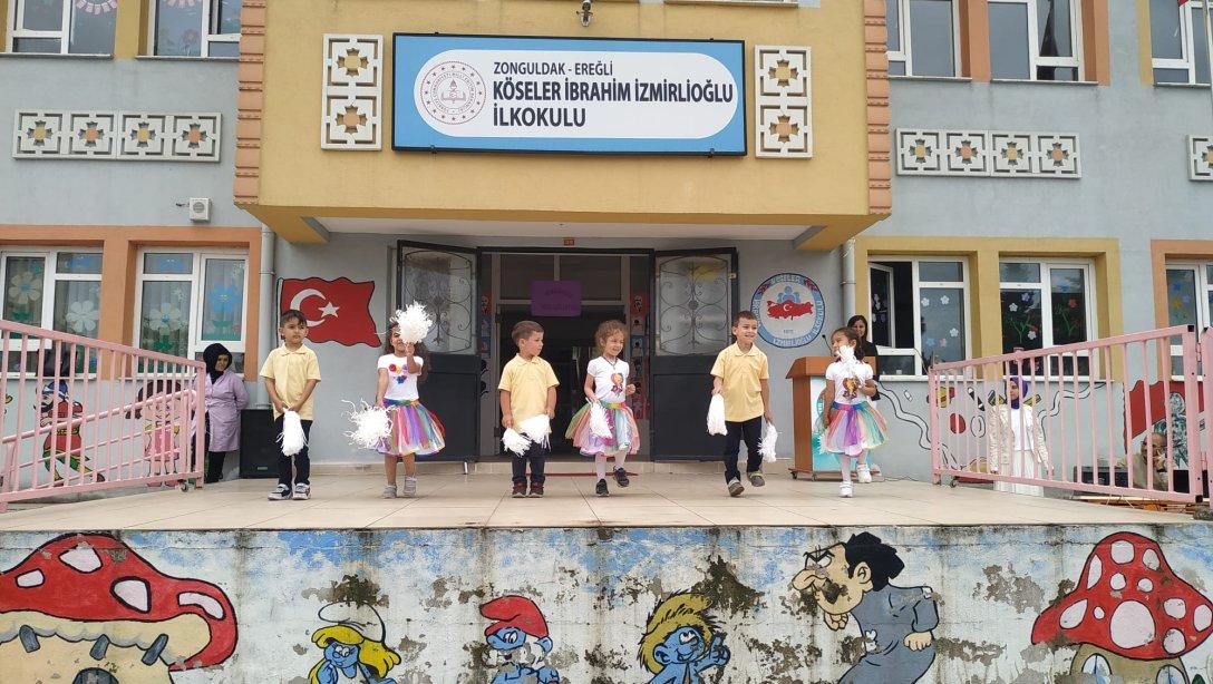 Köseler İbrahim İzmirlioglu İlkokulu'nda yılsonu ebru kursu, dikiş kursu ve anasınıfi etkinlik sergisi, kermes ve şenlik etkinlikleri yapıldı.