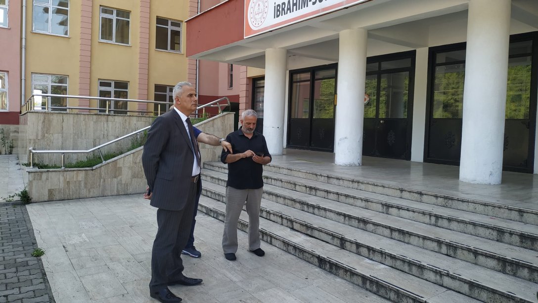 İlçe Milli Eğitim Müdürümüz Harun AKGÜL İbrahim-Süheyla İzmirli Fen Lisesini ziyaret etti.