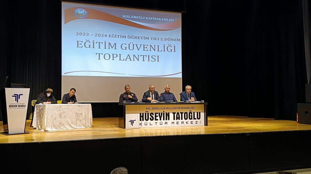 2023 - 2024 Eğitim Öğretim Yılı Eğitim Güvenliği Toplantısı Kaymakamımız Sn.Mehmet YAPICI başkanlığında gerçekleştirildi.